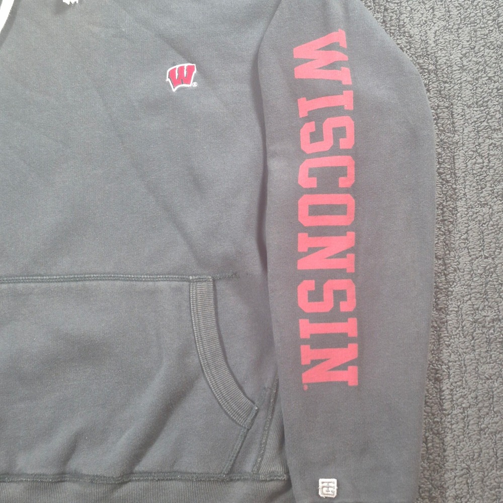 Wisconsin Badgers Hoodie Mens M Black Tailgate NCAA College Football Distressed - Picture 2 of 9